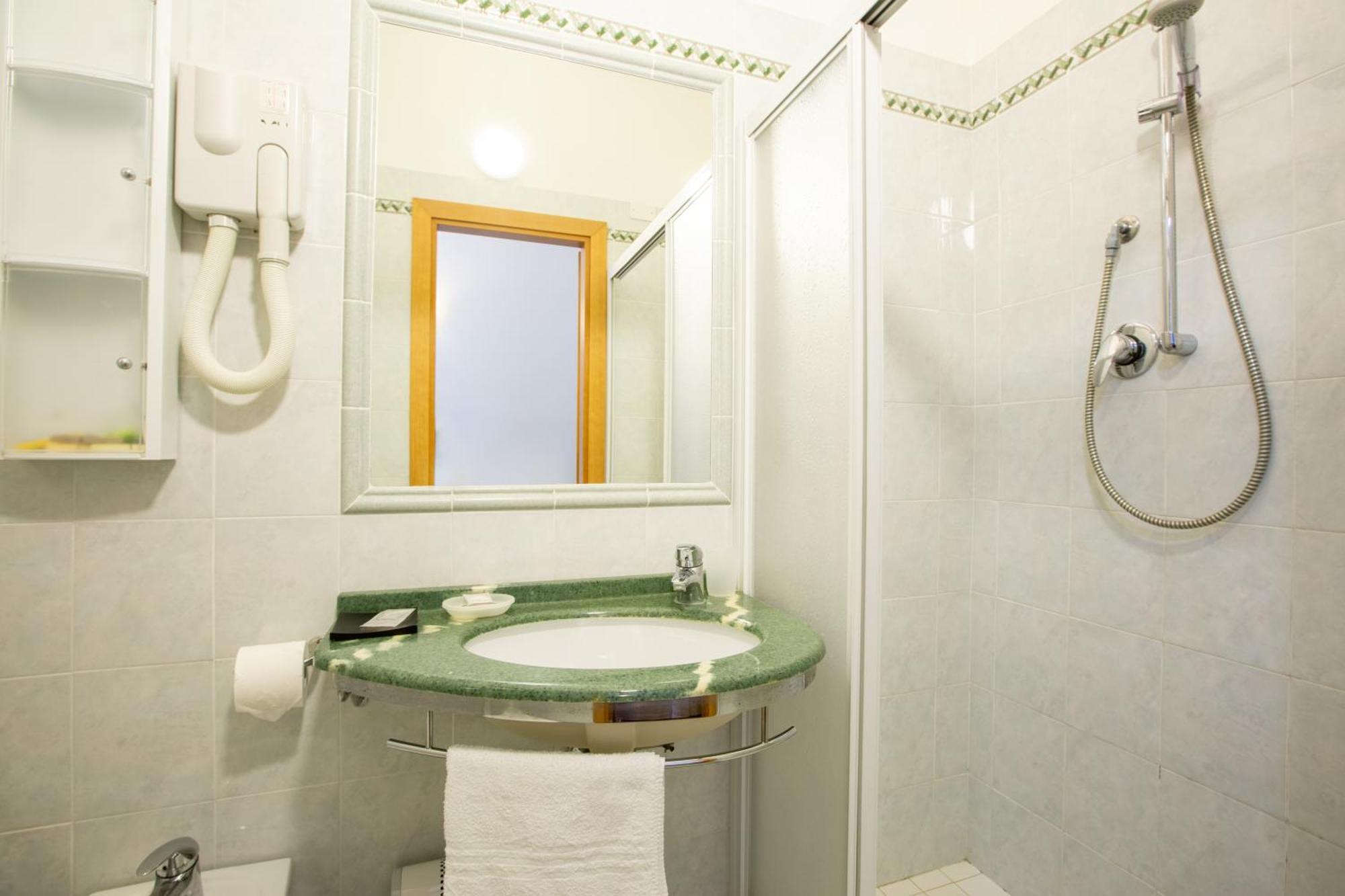 Hotel Gardenia リミニ エクステリア 写真
